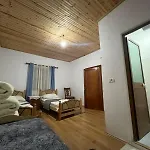 Mikel Center 3*