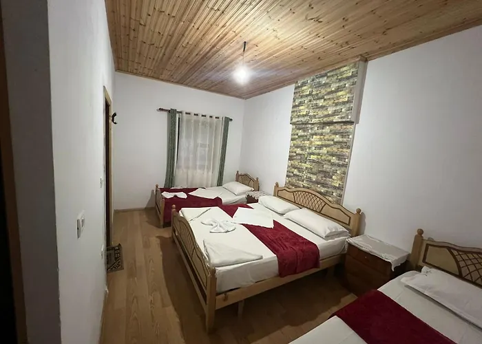 בית הארחה Mikel Center 3*